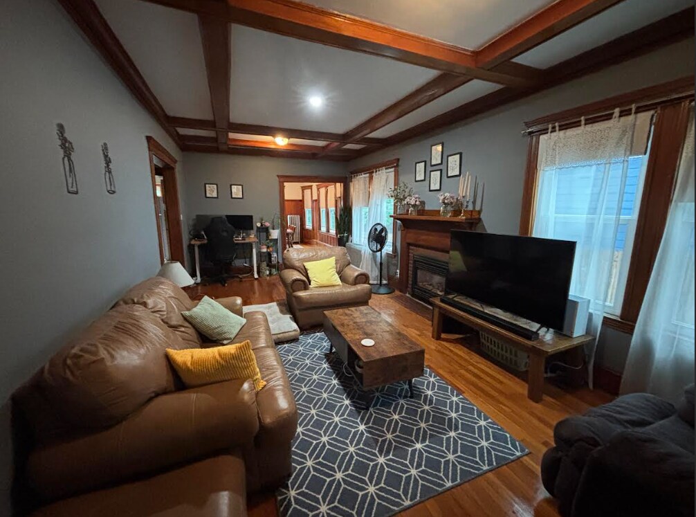 Foto principal - 167 Allston St