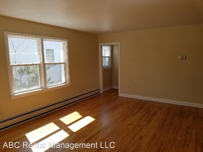 Foto del edificio - 4 br, 1.5 bath House - 909 Thayer St