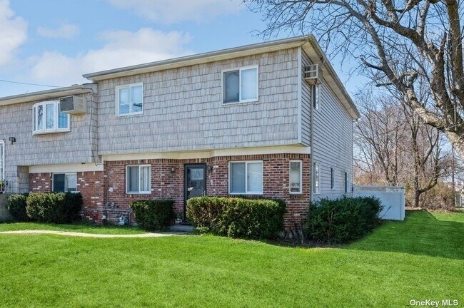 Building Photo - 2456 Neptune Ave