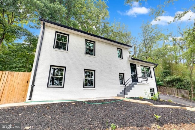 Foto del edificio - 3009 S Hill St