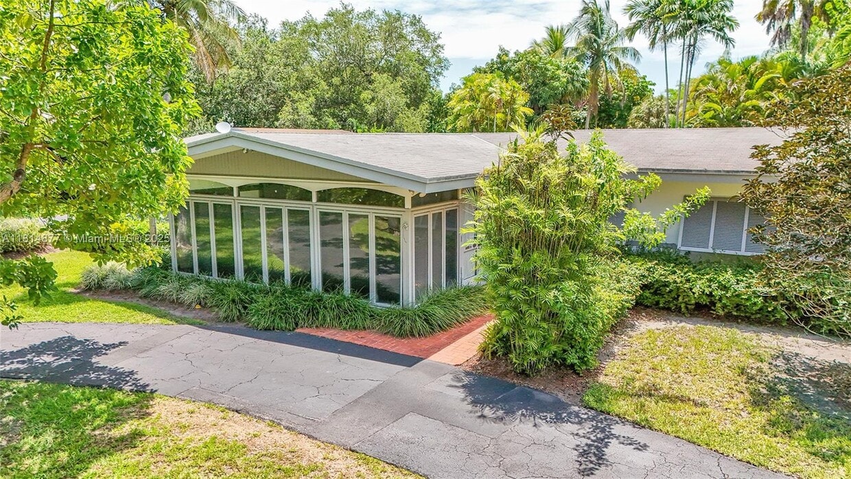 Primary Photo - 12101 SW 68th Ct