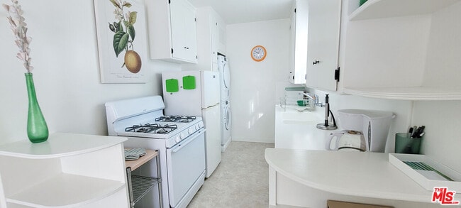 Foto del edificio - 7925 Norton Ave