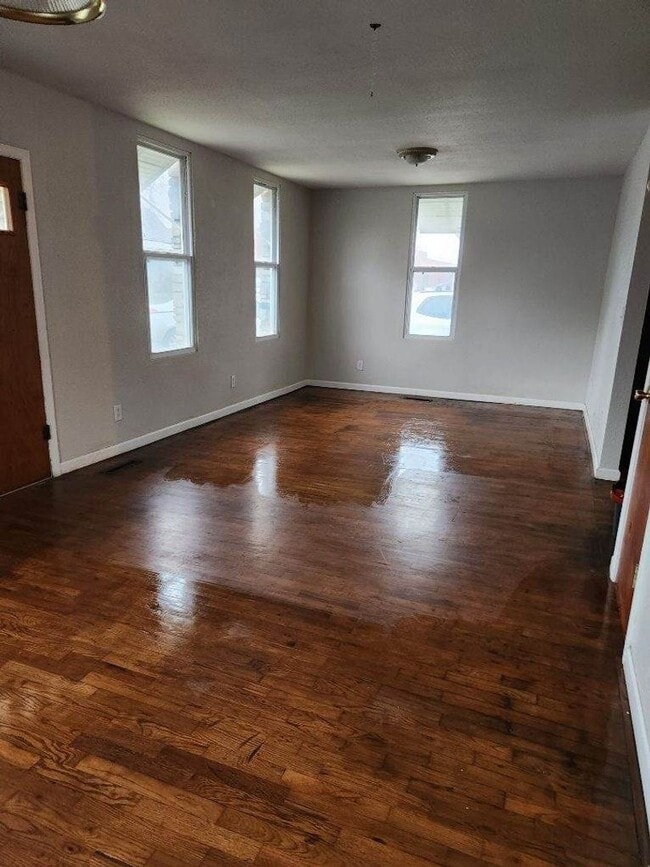 Building Photo - AVAILABLE NOW!! Cozy 2-Bedroom Home with Big Yard – Pet Friendly