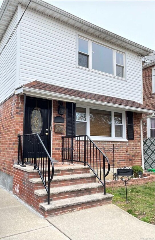 Primary Photo - 164-25 77th Rd