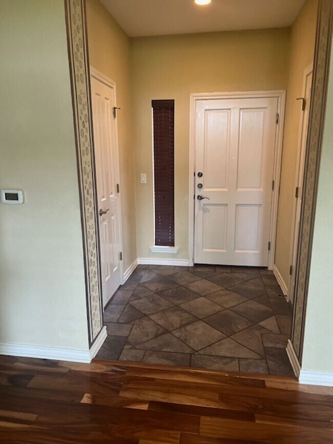 Foto del edificio - Beautiful 2 Bedroom 2 Bath condo in George...