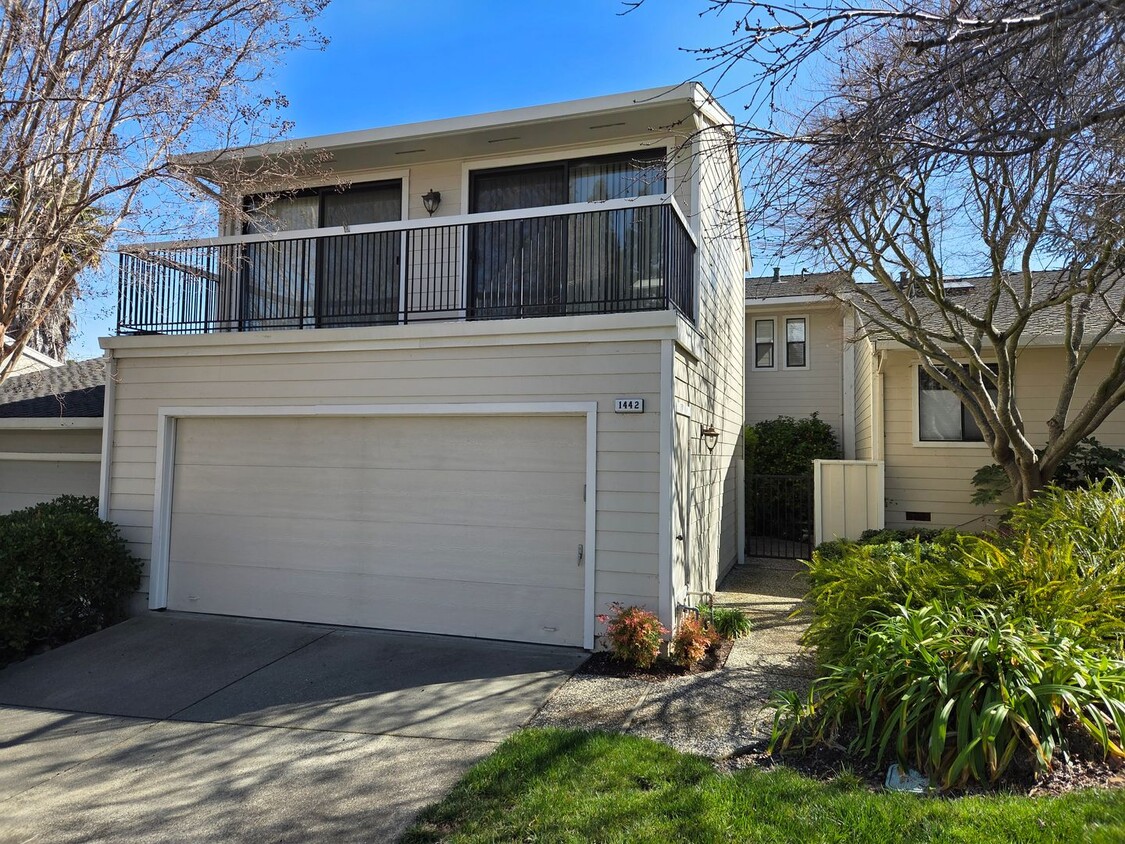 Foto principal - Amazing 3 bedroom, 3 bathroom Walnut Creek...