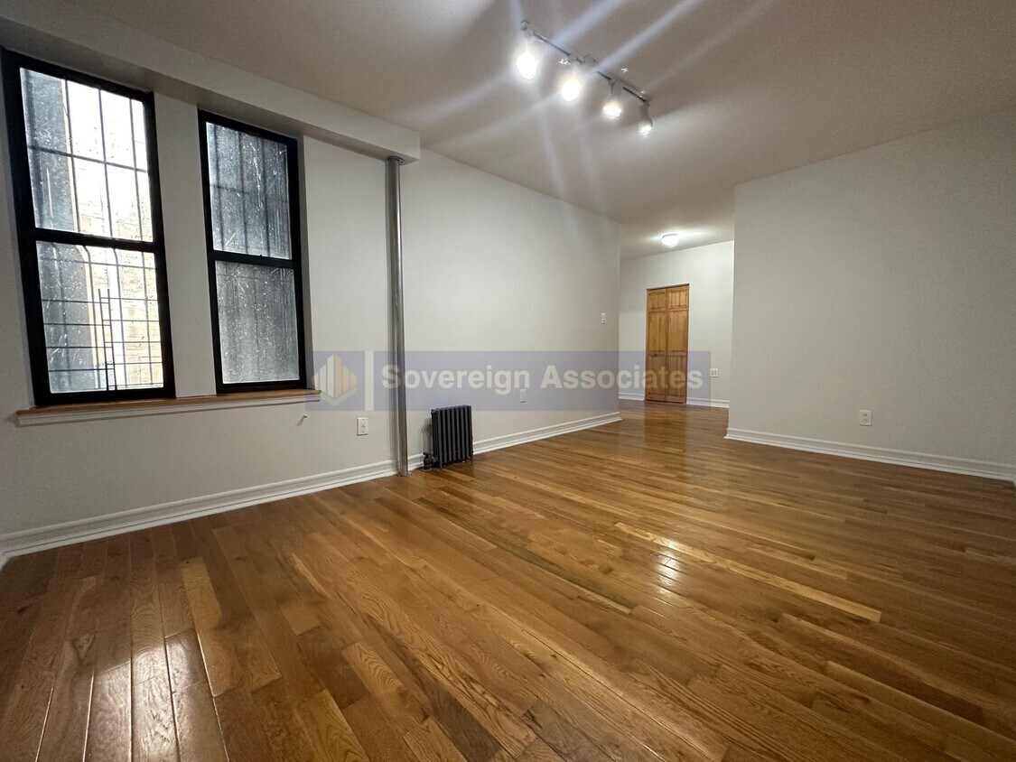 Primary Photo - 112 Haven Ave