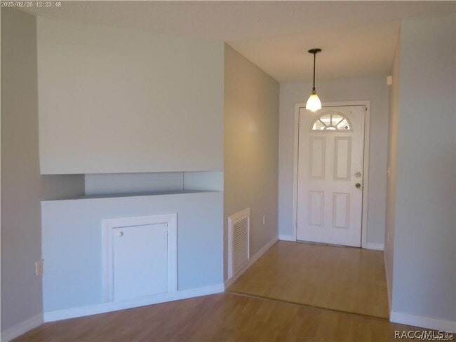 Building Photo - 5921 W Woodhill Ct