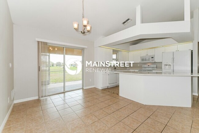 Building Photo - 3 Bedroom Pet-Friendly Home in Cape Coral,...