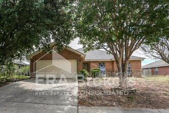 Building Photo - 2802 Southwood Dr