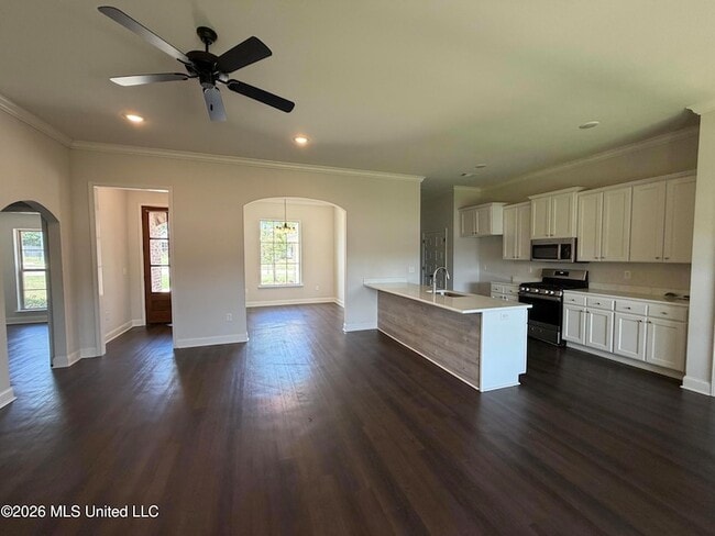Building Photo - 464 Silver Hill Dr