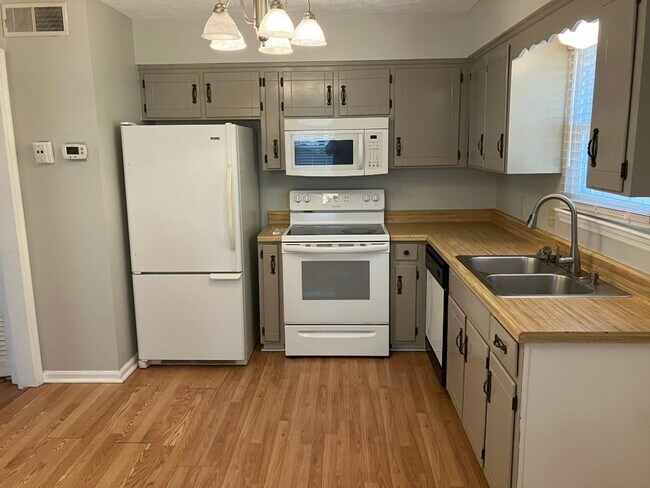 Foto del edificio - Move in Promo- 1/2 first months rent for a...