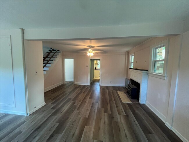 Building Photo - 55 Ridgefield Rd