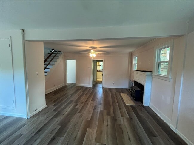 Foto del edificio - 55 Ridgefield Rd