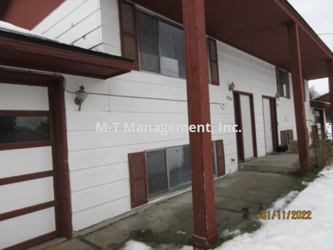 Building Photo - South Valley duplex + garage + fenced yard
