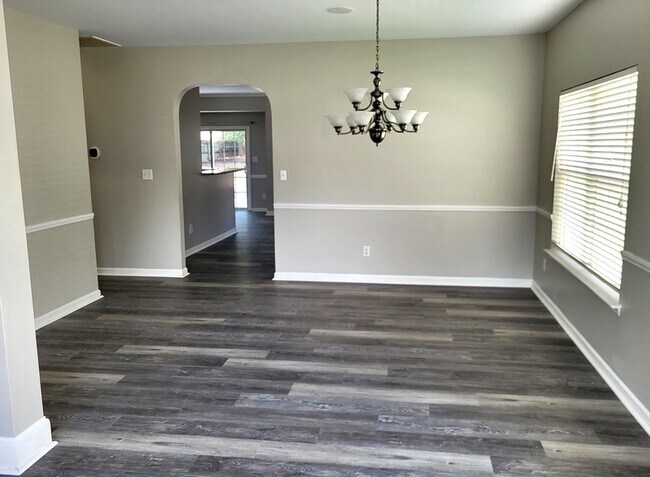 Foto del edificio - 8300 Neuse Hunter Dr
