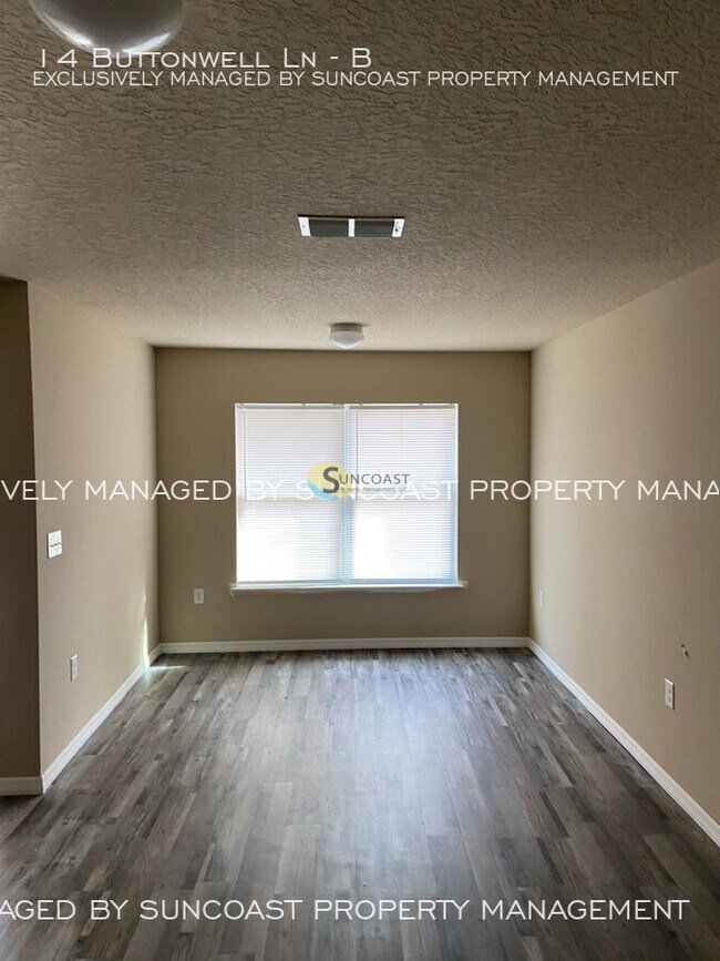 Foto del edificio - 14 Buttonwell Ln