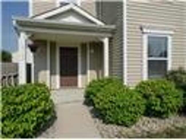 Building Photo - For Rent - 3BDRM, 2.5BA in Marylin Ridge