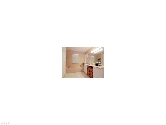Foto del edificio - 16040 La Costa Dr