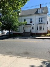 Building Photo - 135 Chestnut St