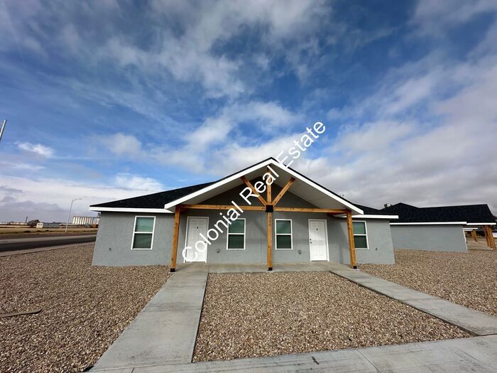 Primary Photo - Brand new construction, spacious and updat...