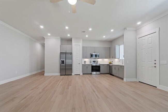 Foto del edificio - 1313 Mahogany Ln