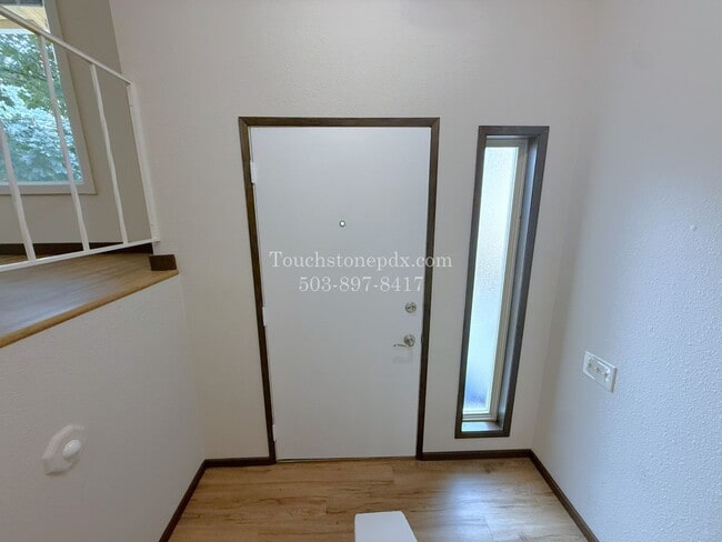 Building Photo - 120 SE 176th Pl