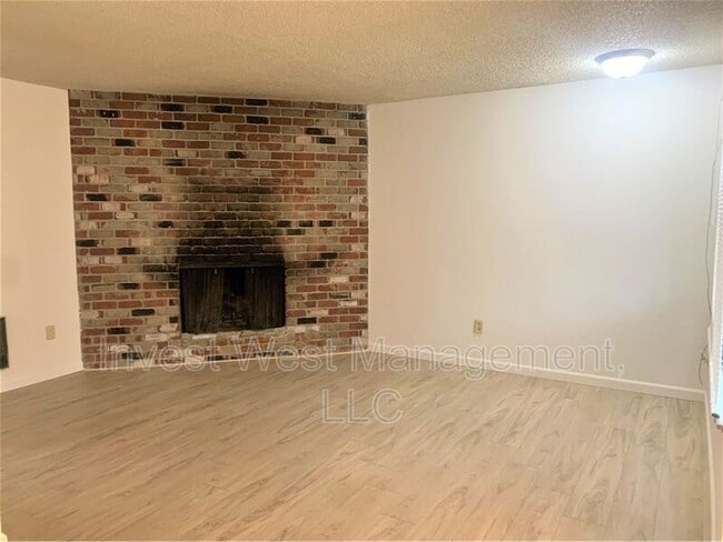 Building Photo - 3330 NE 57th Ave
