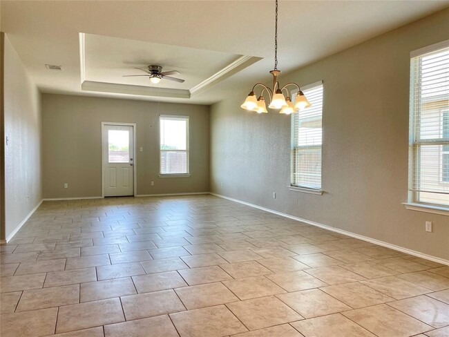 Building Photo - 2032 Cliffbrake Wy