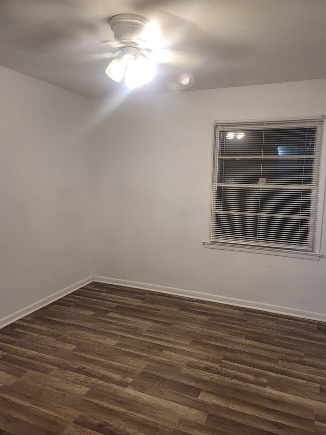 Foto del edificio - 1206 Wedemeyer Rd