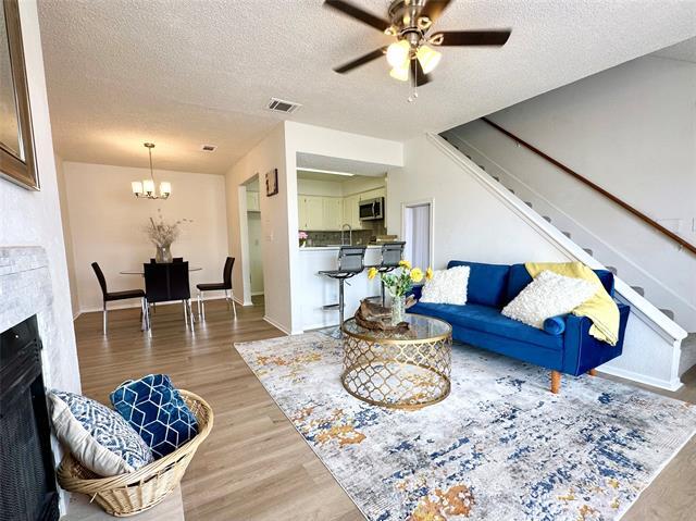 Foto del edificio - 3022 Forest Ln