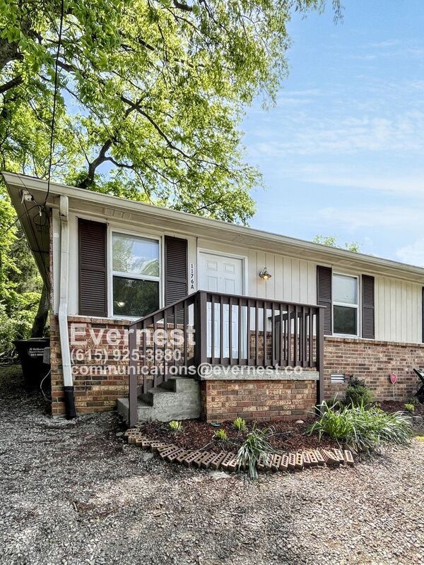 Primary Photo - 1176 Sioux Terrace
