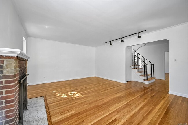 Foto del edificio - 84-40-84150 150th St