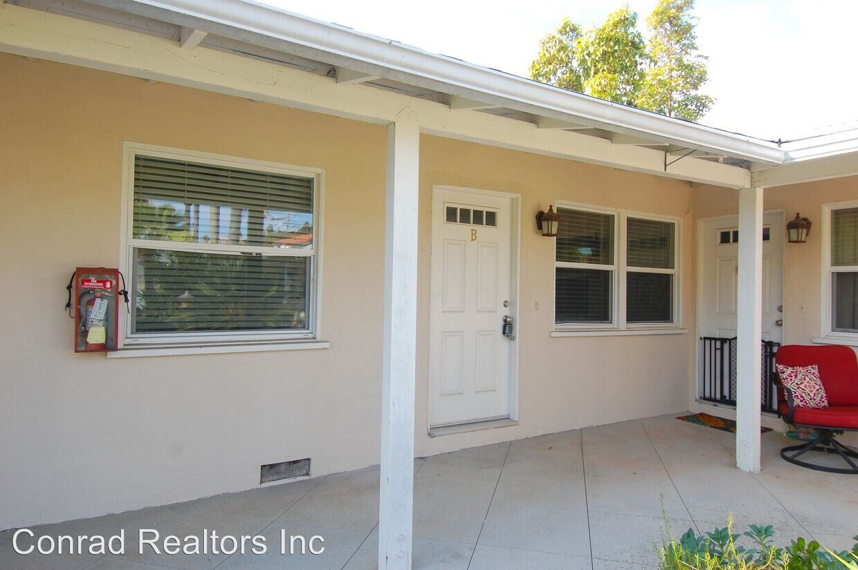 Primary Photo - 306 Cazador Ln