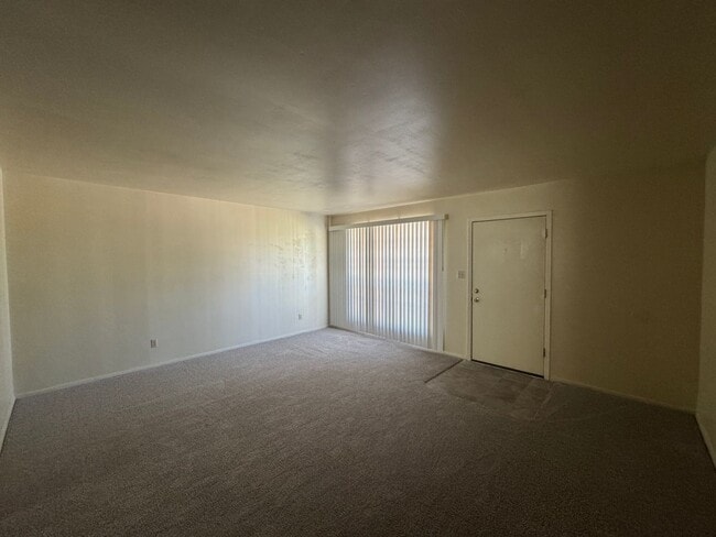 Building Photo - 201 W Lincoln Ave