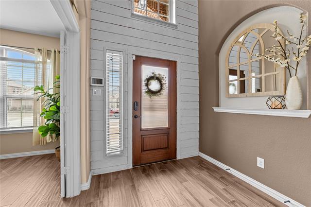 Foto principal - 910 Blackhawk Dr