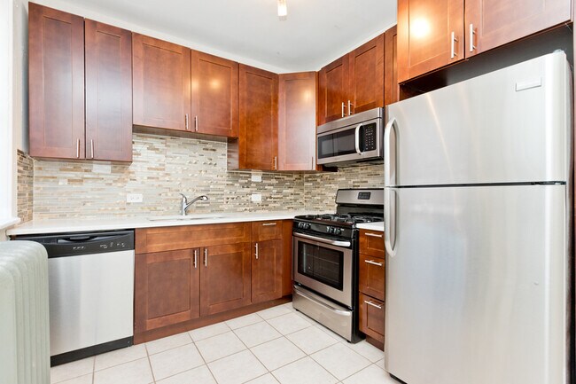 Foto del edificio - 4748 N Troy St