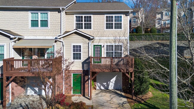 Building Photo - 163 Forest Ridge Rd