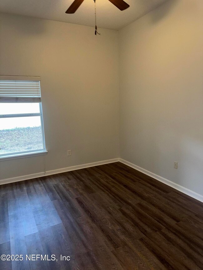 Foto del edificio - 7047 Deer Lodge Cir