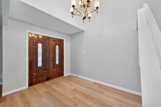 Building Photo - 11504 Village Pl Dr