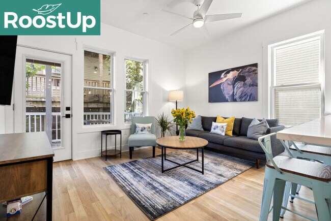 Foto del edificio - Furnished Bedroom with Private Bath in South Boston