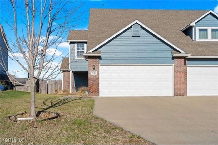 3 br, 2.5 bath Townhome 2426 Surrey Drive Townhouse for Rent in