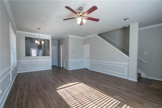 Building Photo - 2120 W E Roberts Dr