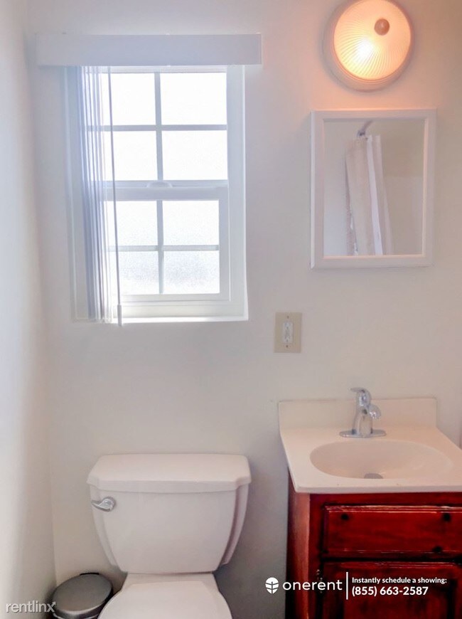 Foto del edificio - 2 br, 1 bath Apartment - 2808 Silver St