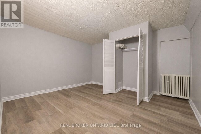 Building Photo - 480 Weller St