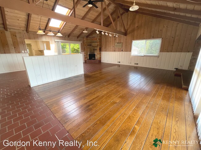 Building Photo - 4 br, 2 bath House - 1550 Brittan Avenue