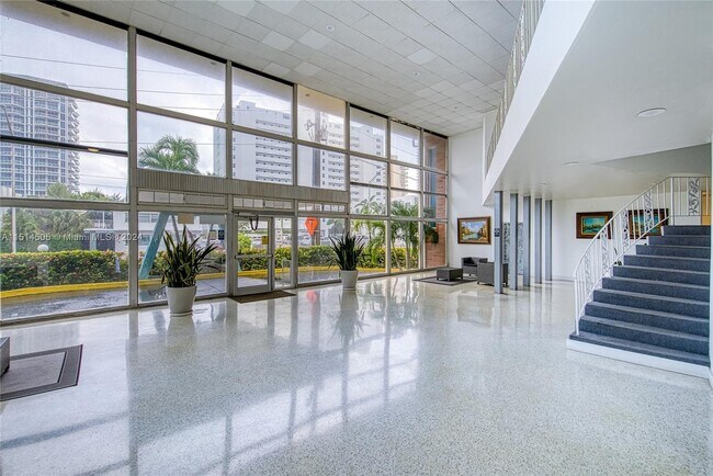 Foto del edificio - 6484 Indian Creek Dr