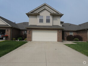 Building Photo - 653 N Edgemere Dr