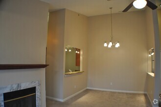 Building Photo - 606 Moonglow Rd