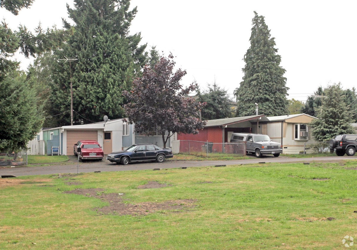 Primary Photo - Corey's Trailer Court